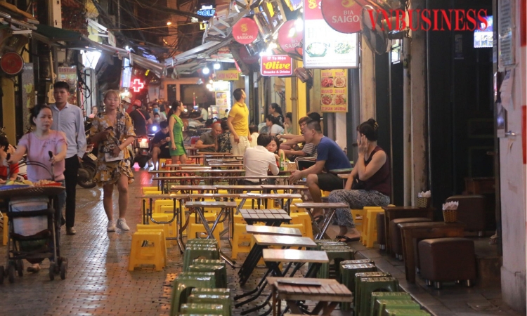 Nền kinh tế bán hàng rong quay trở lại Trung Quốc và câu hỏi cấm hay quản ở Việt Nam