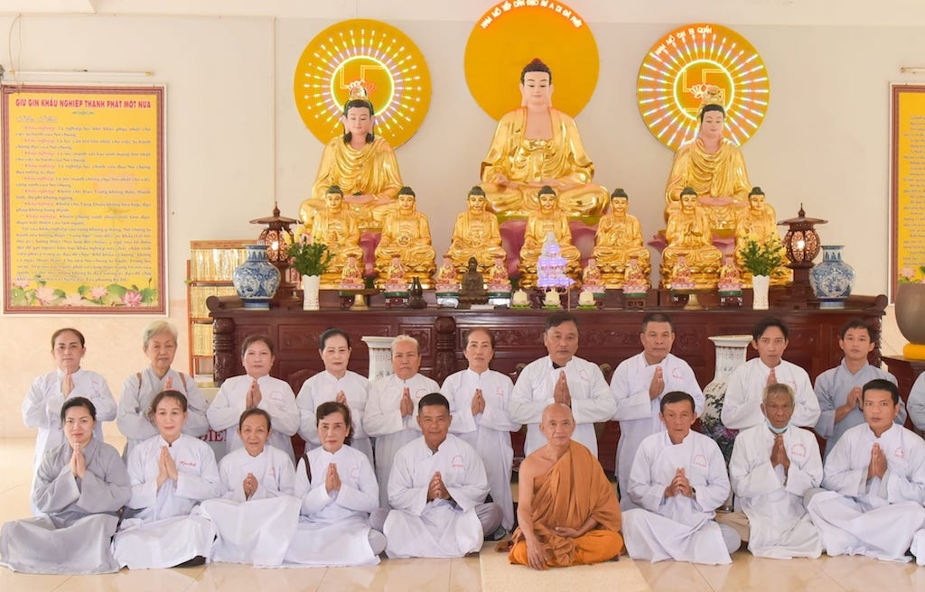Các phật tử ở Tịnh xá Bửu An luôn tích cực trong xây dựng nông thôn mới và hoạt động thiện nguyện.