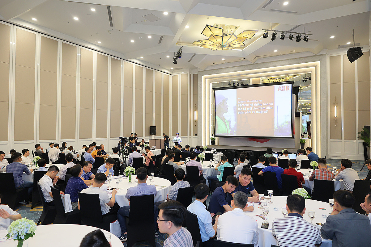 Các giải pháp điều khiển và bảo vệ tập trung của ABB giúp khách hàng tối ưu mức độ khả dụng và tính linh hoạt của các tài sản điện đồng thời giảm thiểu chi phí.