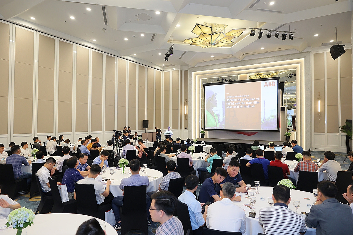 Các giải pháp điều khiển và bảo vệ tập trung của ABB giúp khách hàng tối ưu mức độ khả dụng và tính linh hoạt của các tài sản điện đồng thời giảm thiểu chi phí.