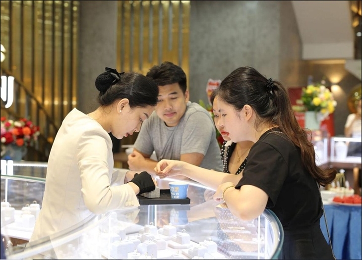 Sức mua chung các mặt hàng xa xỉ suy giảm, doanh thu trang sức bán lẻ của PNJ trong 4 tháng đầu năm đi xuống.