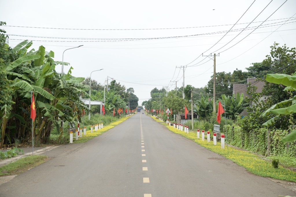 Những con đường nông thôn khang trang ở xã Bảo Quang.