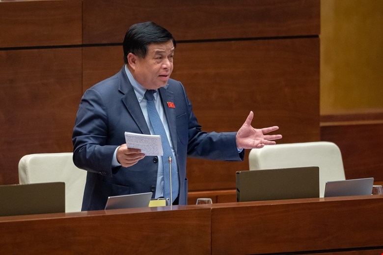 Bộ trưởng Bộ Kế hoạch và Đầu tư Nguyễn Chí Dũng đề xuất được trình Quốc hội theo phương án 1.