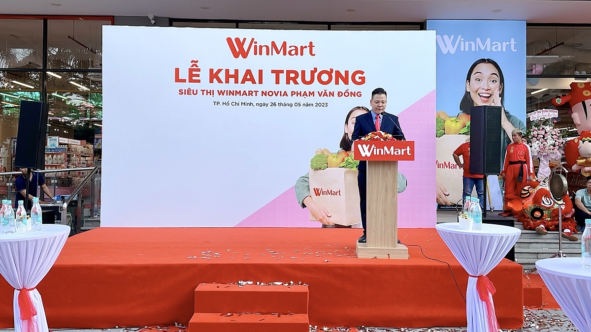 Đại diện Winmart phát biểu khai trương siêu thị.