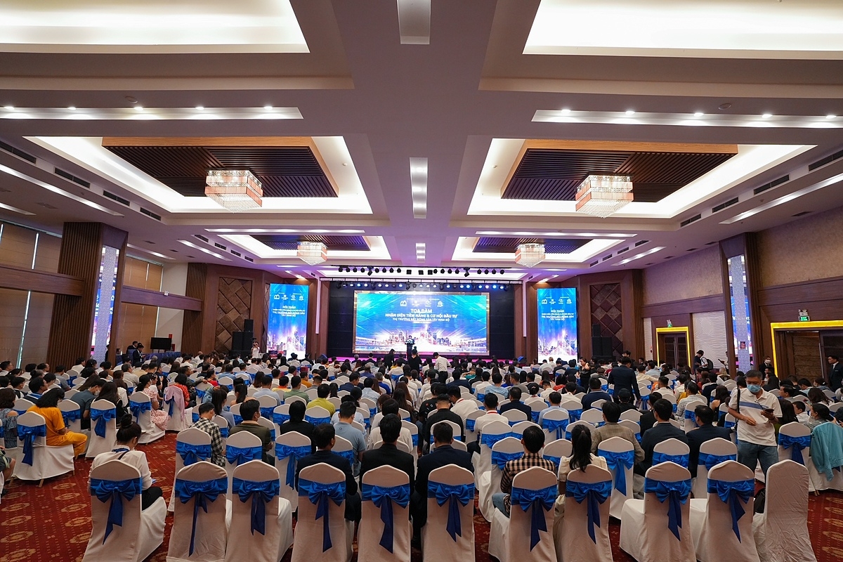 Toàn cảnh Hội thảo Nhận diện tiềm năng và cơ hội đầu tư thị trường bất động sản Tây Nam Bộ.