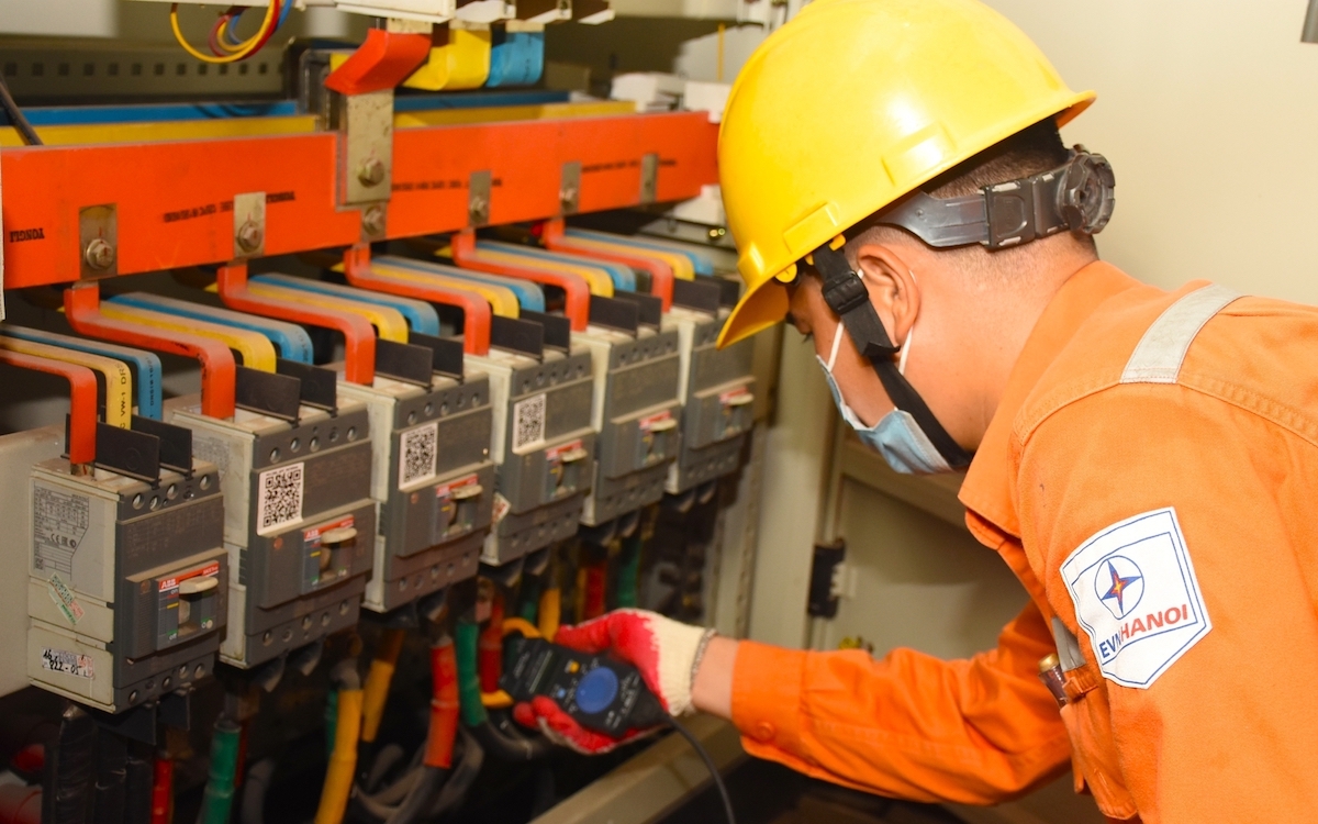 Tình trạng mất điện diễn ra ở nhiều địa bàn trên Thành phố Hà Nội.