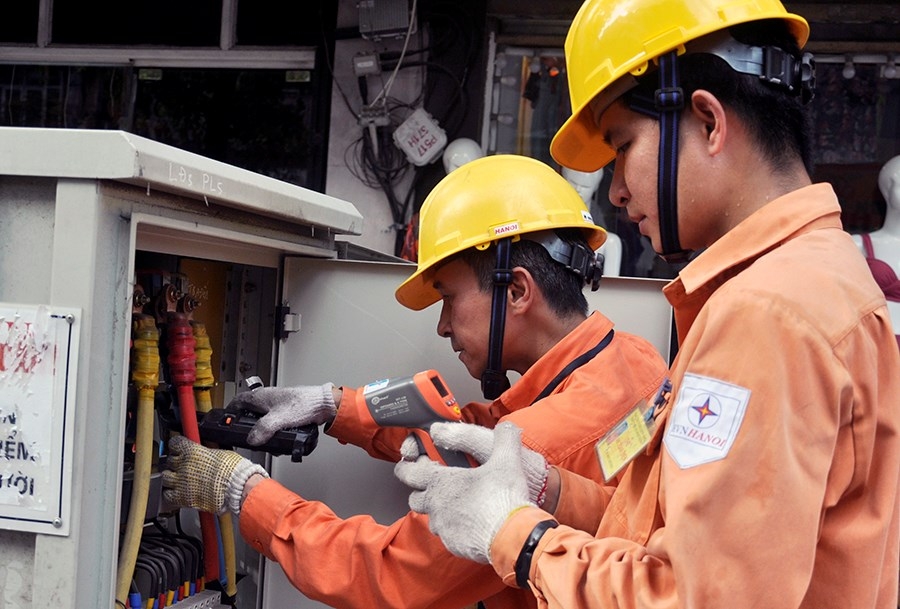 Doanh nghiệp phản ánh ngành điện cần phải báo trước lịch cắt điện với thời gian trước đó nhiều giờ, tránh đẩy họ vào tình cảnh khó khăn.