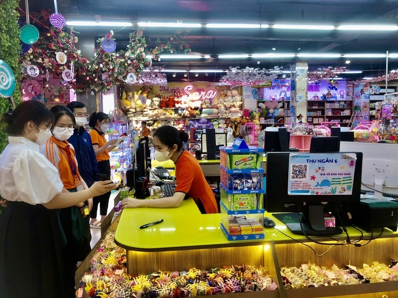 Nhà sách Tiến Thọ đang thử nghiệm xuất HĐĐT cho khách hàng từ máy tính tiền có kết nối dữ liệu với cơ quan thuế.