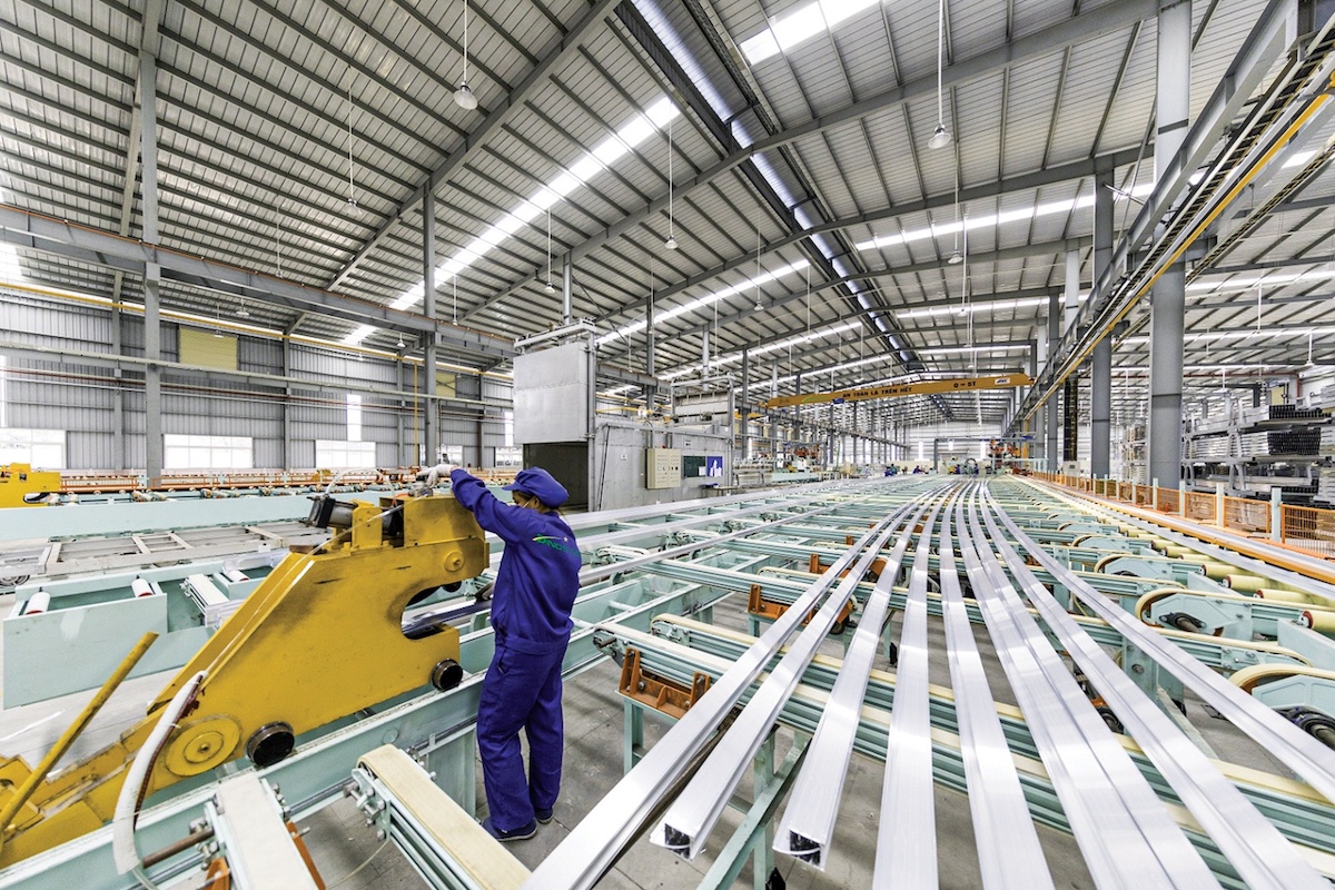 Nhiều doanh nghiệp nhôm cho biết thông tin cắt điện thường được báo muộn vào chiều hoặc tối hôm trước khi cắt điện khiến doanh nghiệp trở tay không kịp.