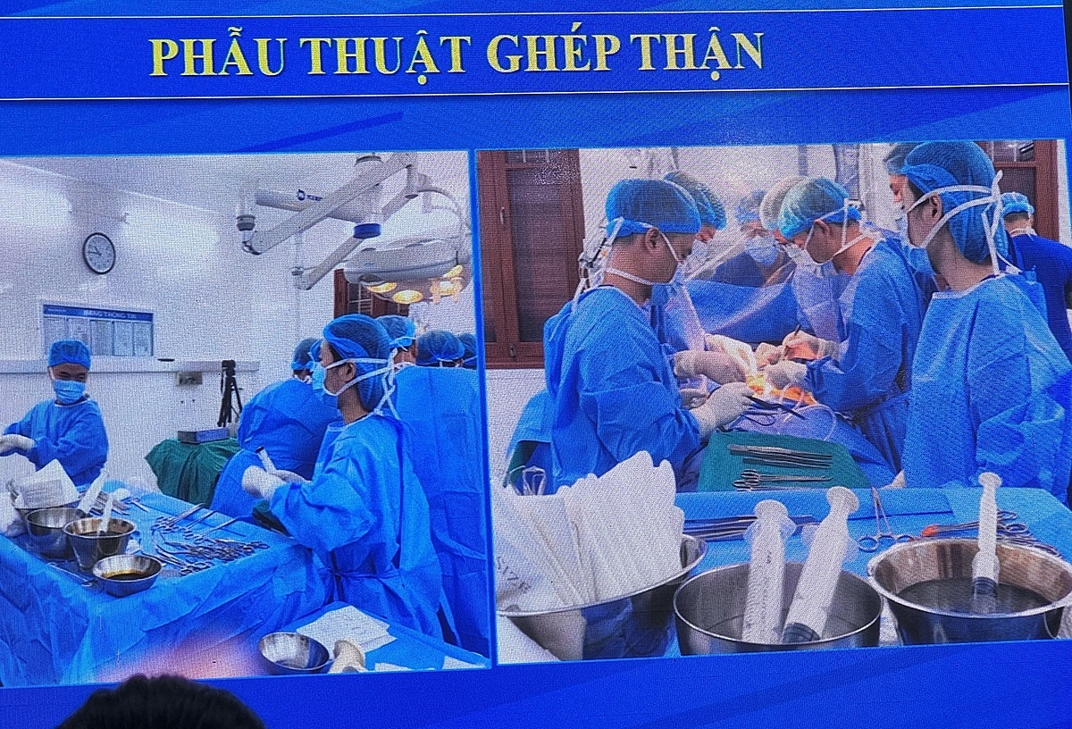 Cuộc phẫu thuật diễn ra trong khoảng 4 giờ.