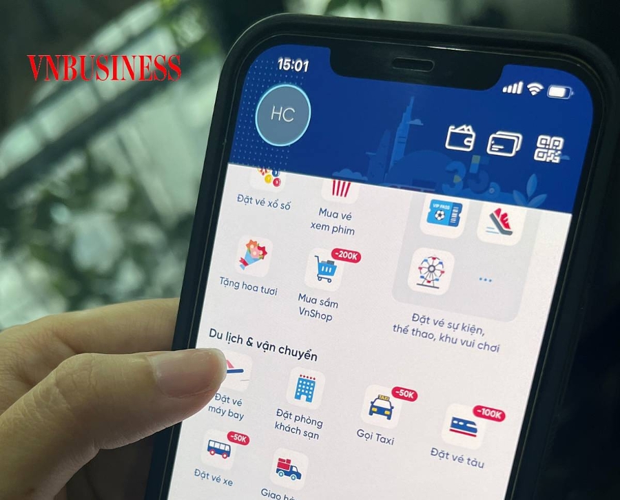 Chỉ một cái chạm, người tiêu dùng có thể thanh toán nhiều khoản chi tiêu.