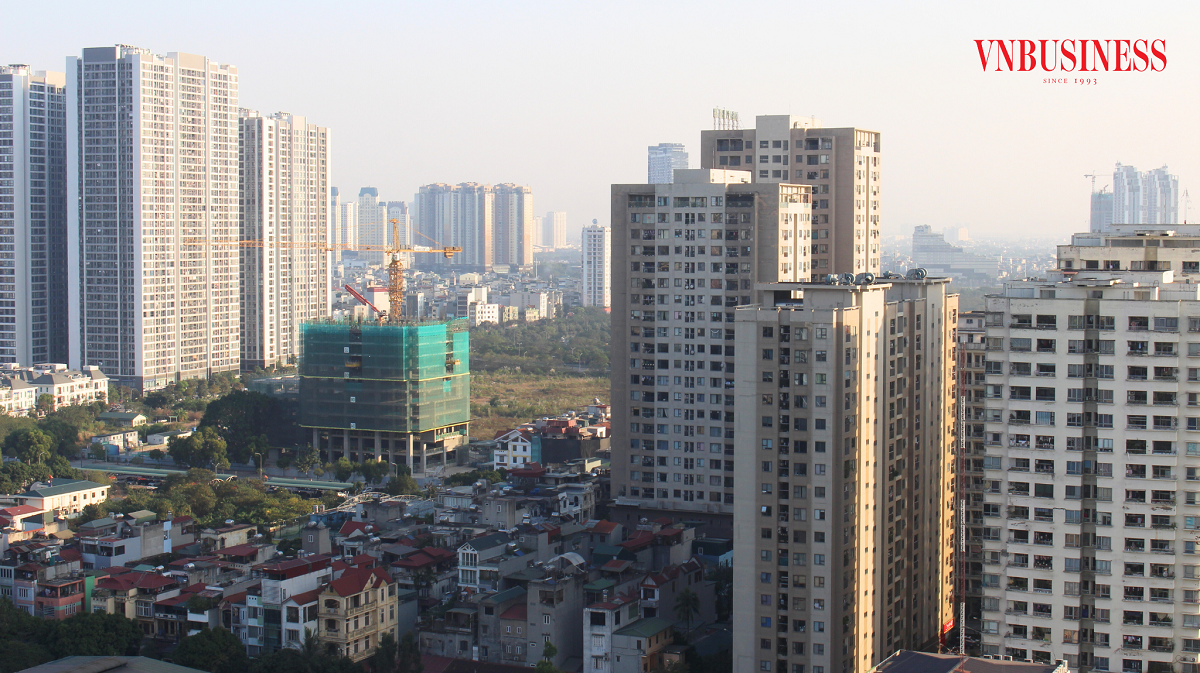 Vướng mắc thủ tục đầu tư, pháp lý kéo dài, thanh khoản sụt giảm, khó vay vốn,... khiến doanh nghiệp phải tính đến việc bán một phần hoặc toàn bộ dự án.