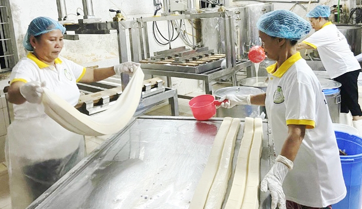 Nghề sản xuất đậu phụ đã được nâng tầng nhờ HTX Võng La.