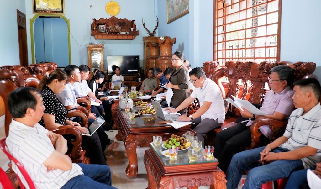 Một buổi giám sát của Hội đồng nhân dân tỉnh Kon Tum về tình hình hoạt động của các HTX, tổ hợp tác tại huyện Ia HDrai.