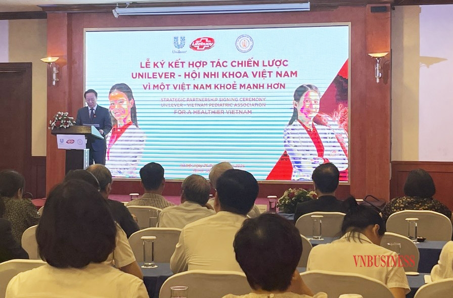 PGS.TS. Trần Minh Điển chia sẻ tại lễ ký kết.