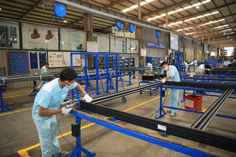 Trong 6 tháng đầu năm 2023, cả nước ghi nhận khoảng 100 nghìn doanh nghiệp rút lui khỏi thị trường.