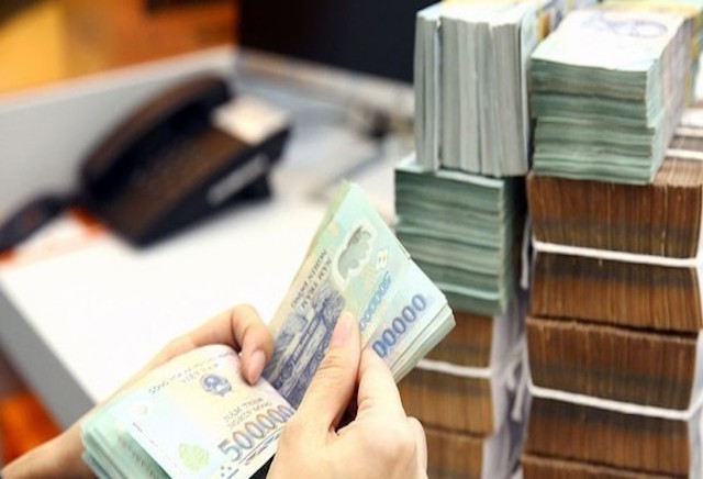 Từ ngày 1/7/2023 thực hiện tăng lương cơ sở cho cán bộ, công chức, viên chức lên mức 1,8 triệu đồng/tháng.