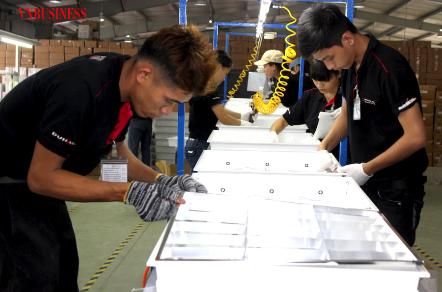 Để các DN sản xuất thoát khỏi “nốt trầm” đang đòi hỏi tinh thần công vụ cần tích cực hơn trong thời gian tới nhằm giải quyết các ách tắc cho DN.