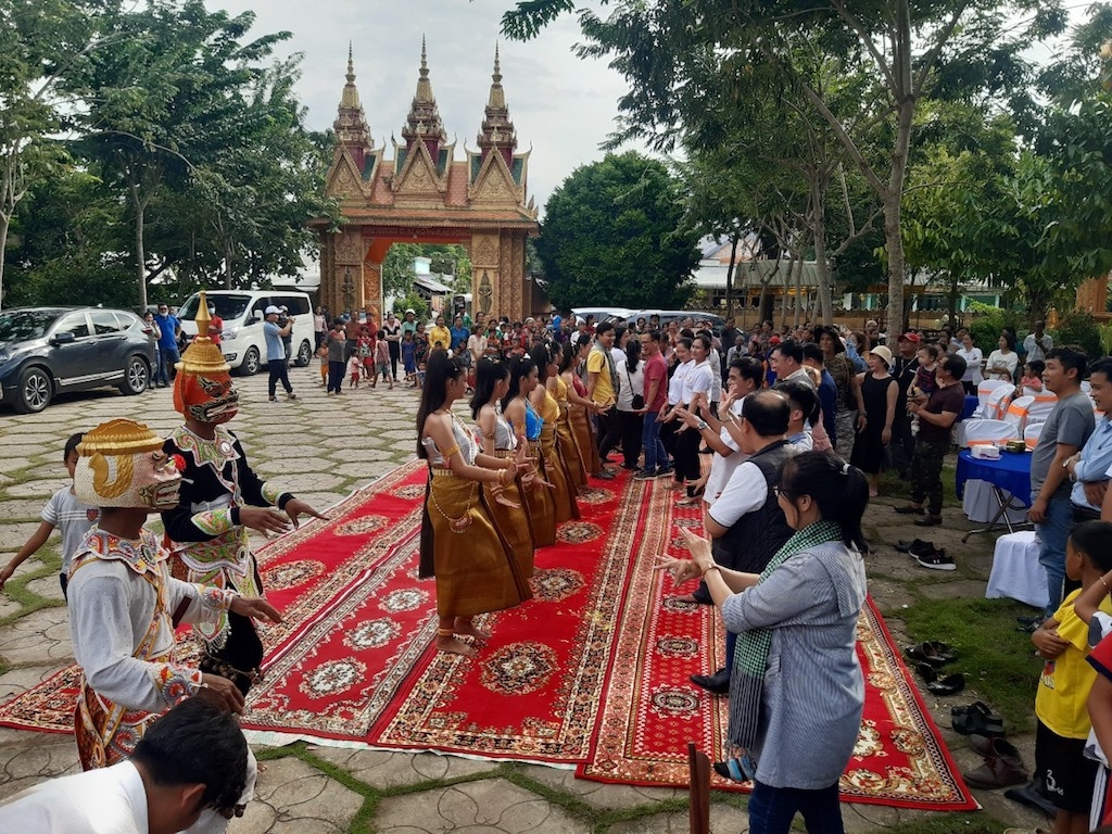 Ban trị sự Phật giáo huyện Cầu Kè tích cực vận động tín đồ phật tử chung tay cùng chính quyền xây dựng đời sống văn hóa lành mạnh tại địa phương.