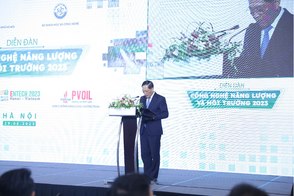 Thứ trưởng Bộ Khoa học và Công nghệ Trần Văn Tùng phát biểu.