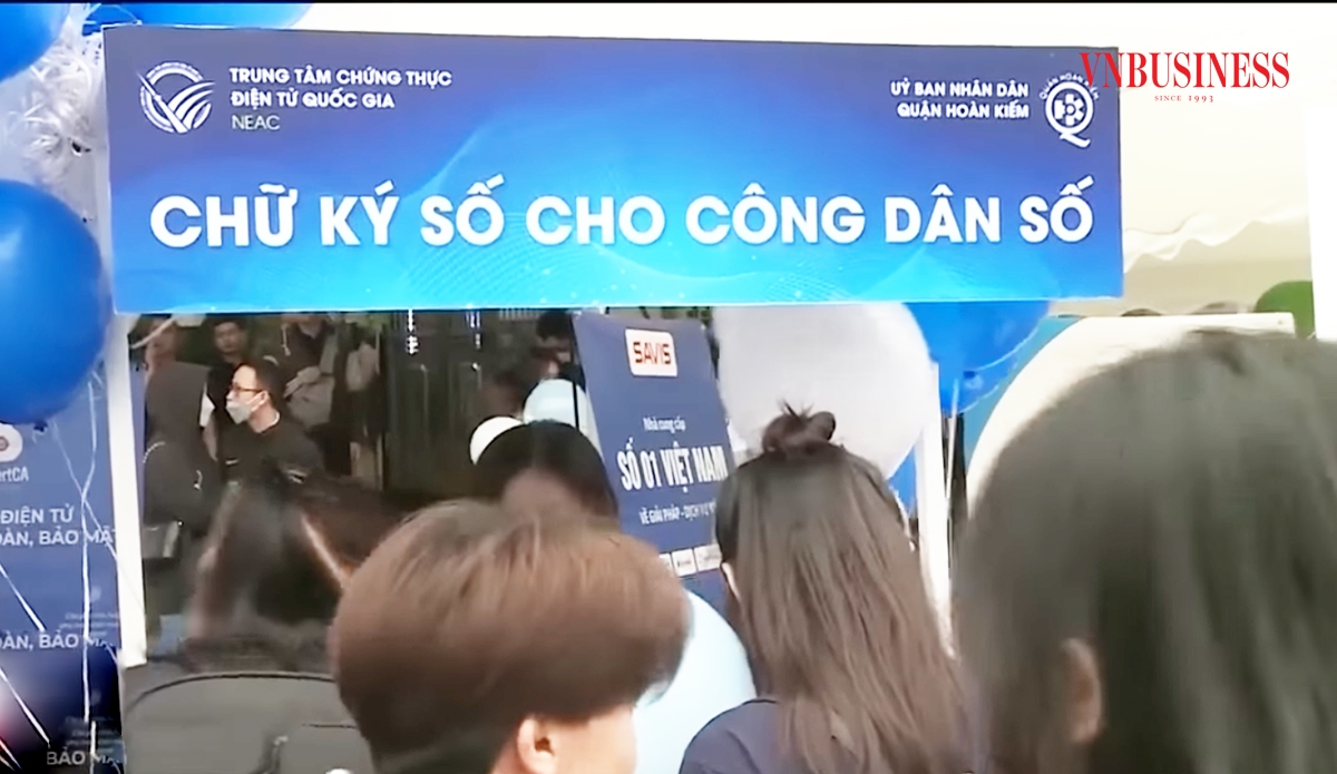 Hà Nội đẩy mạnh cấp chữ ký số cho người dân để thúc đẩy phát triển kinh tế số.