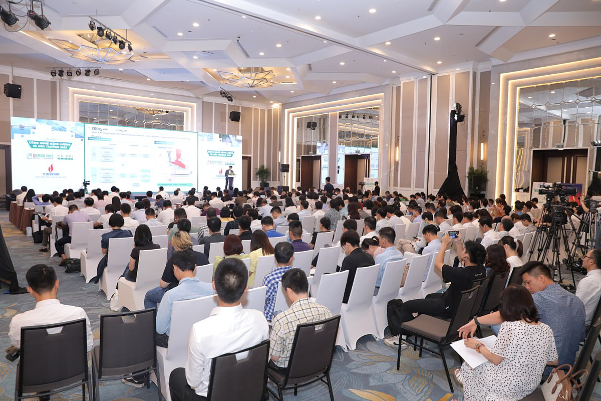 Toàn cảnh diễn đàn.