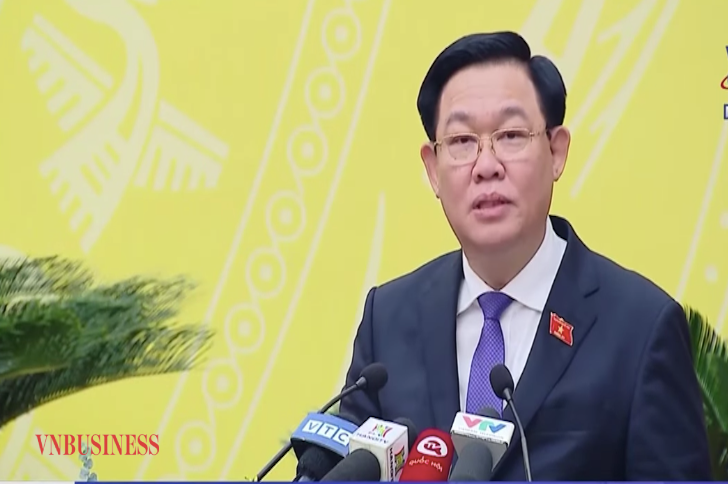 Chủ tịch Quốc hội Vương Đình Huệ yêu cầu Thành phố Hà Nội tiếp tục đẩy mạnh cải cách hành chính, cải thiện môi trường đầu tư kinh doanh.