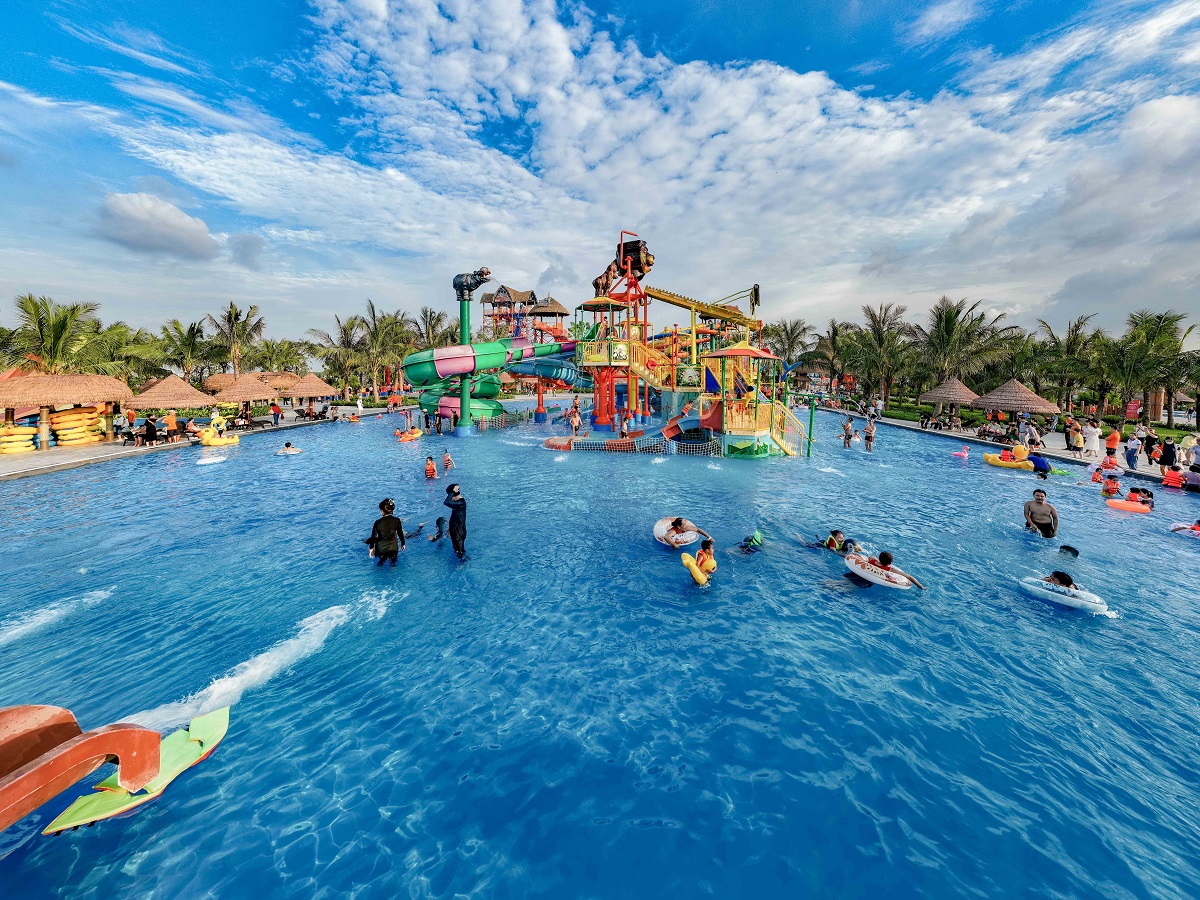 VinWonders sẽ chính thức quản lý vận hành và phát triển trải nghiệm tại Công viên Royal Wave Park – Vinhomes Ocean Park 2 và Vịnh biển thiên đường Paradise Bay – Vinhomes Ocean Park 3.