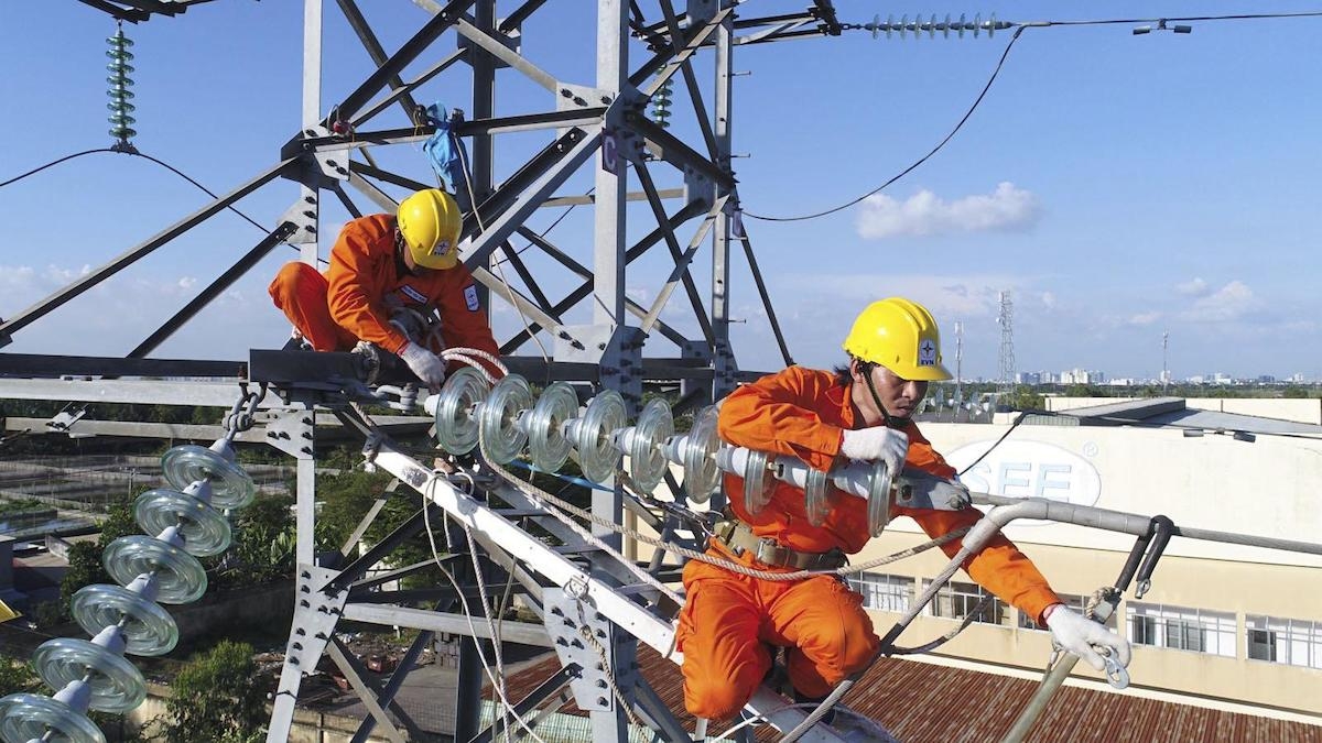 Thiếu hụt điện làm năng suất hoạt động và năng suất lao động giảm, sản xuất và dịch vụ bị gián đoạn.