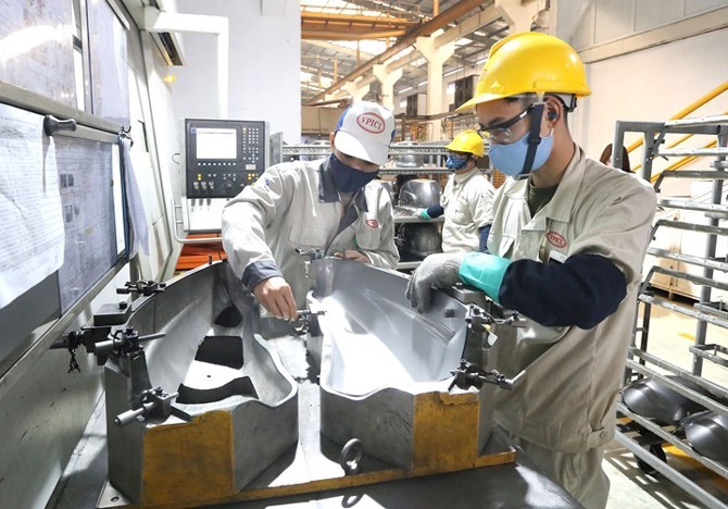 Ở kịch bản lạc quan nhất, CIEM dự báo tăng trưởng GDP 2023 ở mức 6,46%.