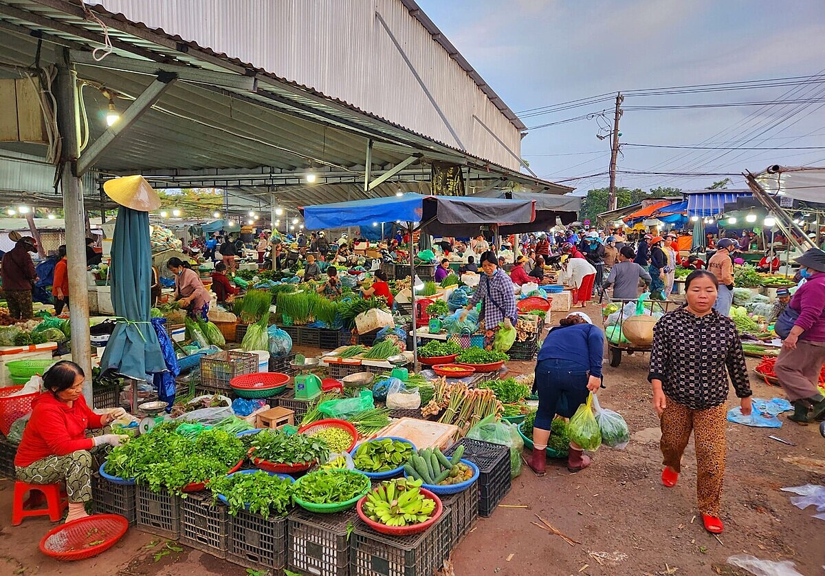 Các chợ truyền thống có nhu cầu lớn về nông sản hàng hóa.