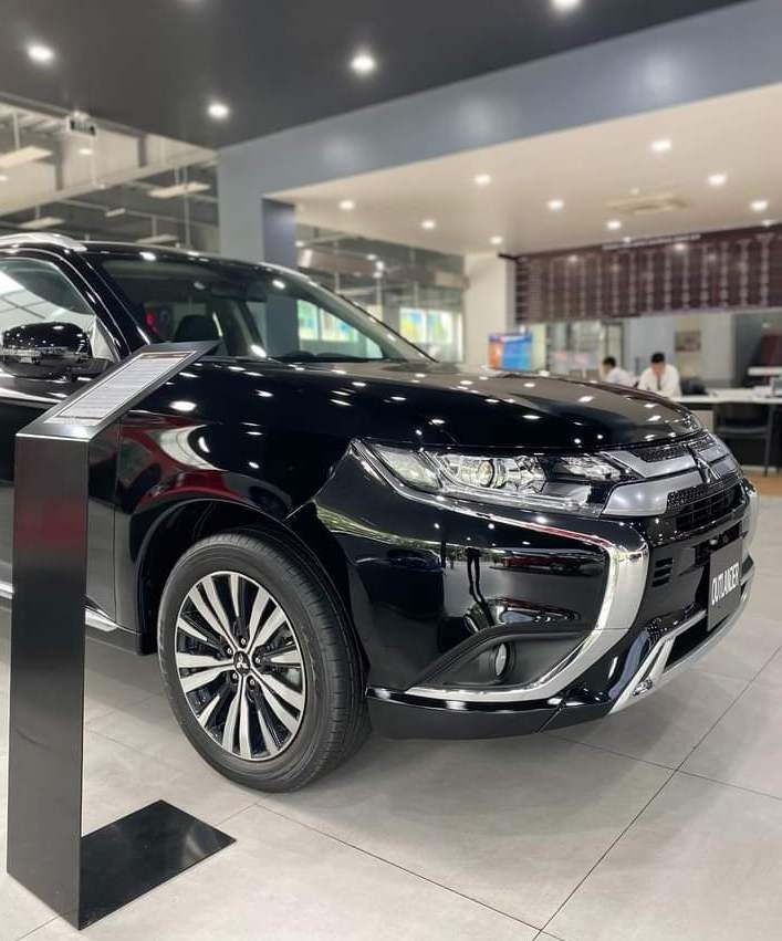 Sau nửa tháng triển khai chính sách ưu đãi giảm 50% lệ phí trước bạ cho ô tô lắp ráp, sản xuất trong nước vẫn chưa thể vực dậy sức mua ô tô trên thị trường như kỳ vọng.