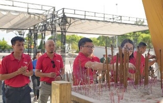 Hành hương tri ân đã trở thành một nét đẹp trong văn hóa doanh nghiệp ở Tập đoàn TNG.