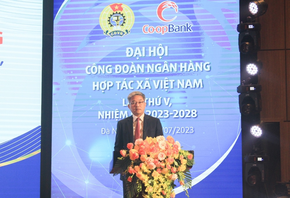 Đồng chí Nguyễn Quốc Cường - Ủy viên Ban thường vụ Đảng ủy Cơ quan Ngân hàng Trung ương, Bí thư Đảng ủy, Chủ tịch HĐQT Co-opBank phát biểu chỉ đạo tại Đại hội.