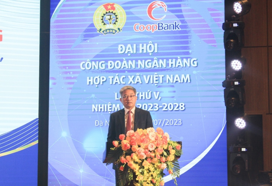 Đồng chí Nguyễn Quốc Cường - Ủy viên Ban thường vụ Đảng ủy Cơ quan Ngân hàng Trung ương, Bí thư Đảng ủy, Chủ tịch HĐQT Co-opBank phát biểu chỉ đạo tại Đại hội.