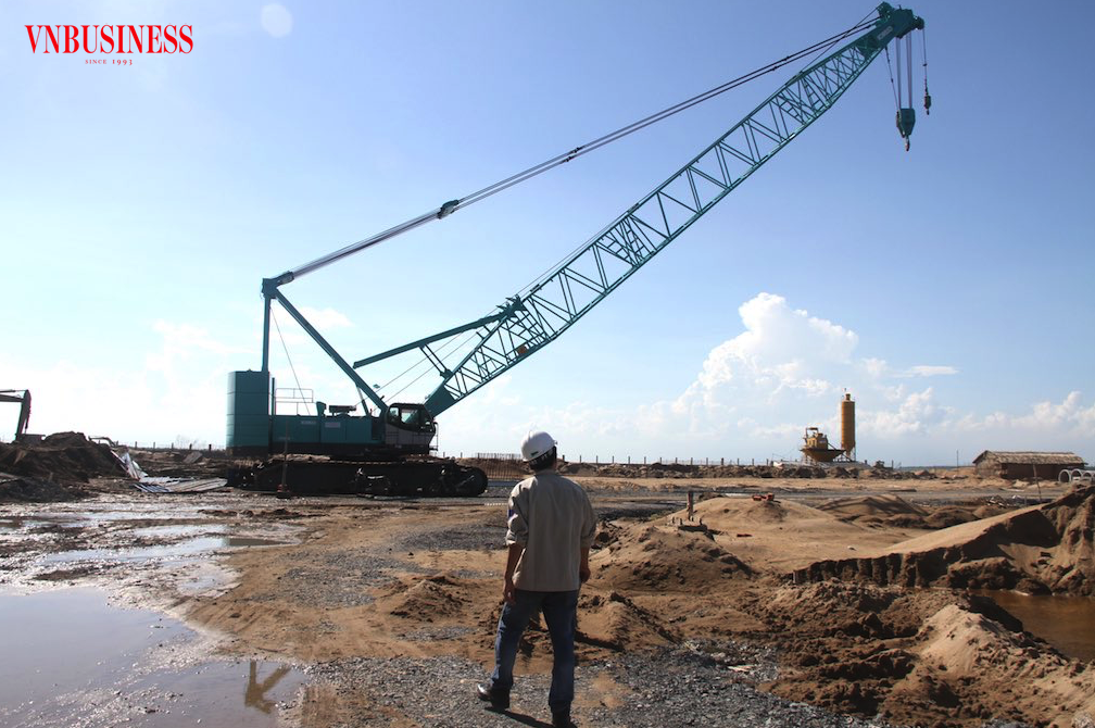 Nhu cầu cát và đá xây dựng tăng đột biến do các dự án giao thông trọng điểm được khởi công đồng loạt thời gian qua.