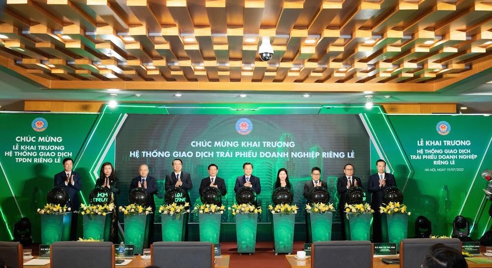 Hôm nay &lpar;19/7&rpar; Sở Giao dịch Chứng khoán Hà Nội &lpar;HNX&rpar; đã chính thức khai trương hệ thống giao dịch trái phiếu doanh nghiệp riêng lẻ.