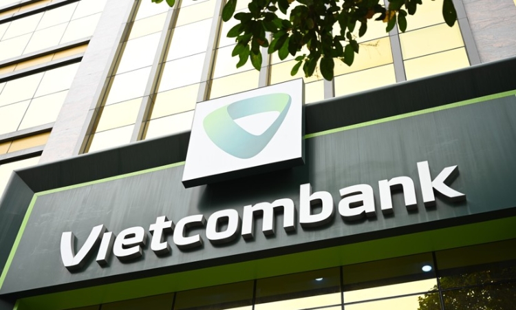 Cổ phiếu VCB tiếp tục lập đỉnh lịch sử mới, vốn hóa chiếm 1/10 toàn sàn chứng khoán