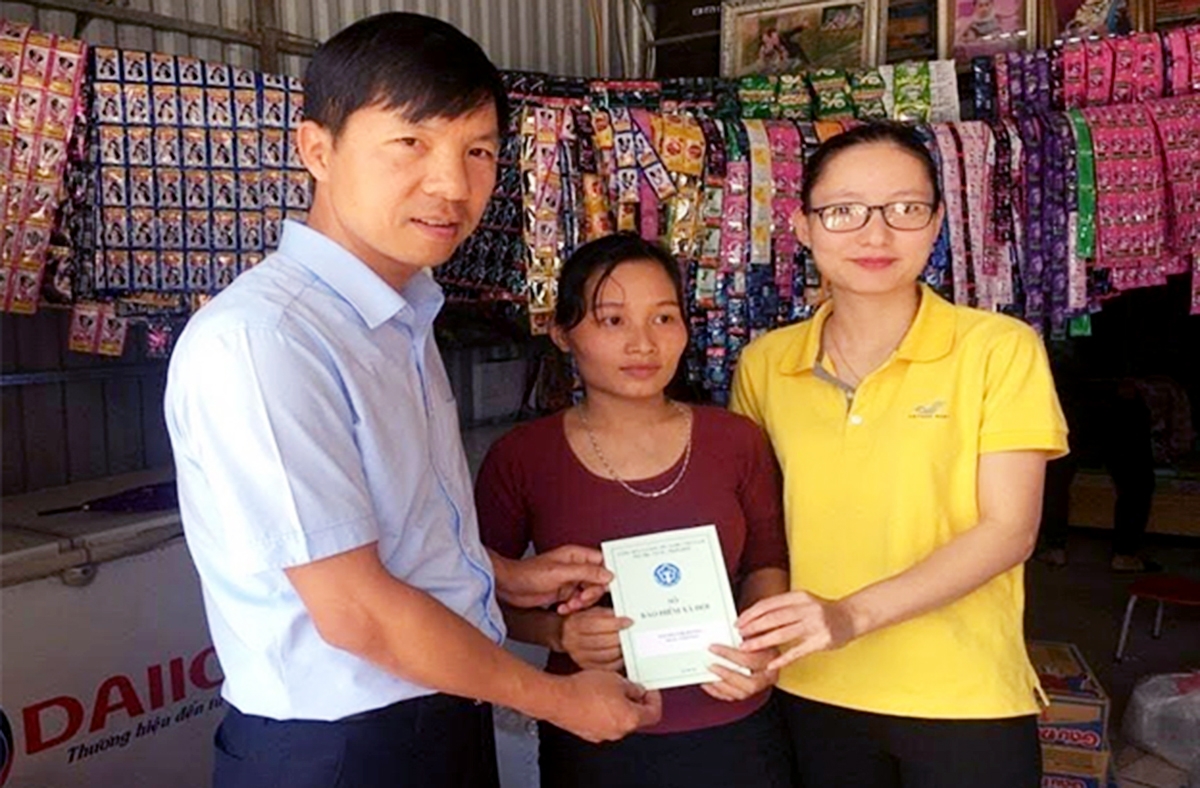 Cần thêm nhiều người truyền lửa giúp BHXH tự nguyện tăng độ bao phủ &lpar;Ảnh: BYB&rpar;.