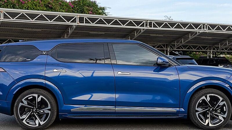 Biệt danh “xe Chủ tịch thế hệ mới” của VinFast VF 9 đến từ chiều dài lên tới 5.118 mm, chiều rộng 2.254 mm, chiều cao 1.696 mm và chiều dài cơ sở 3.150 mm.