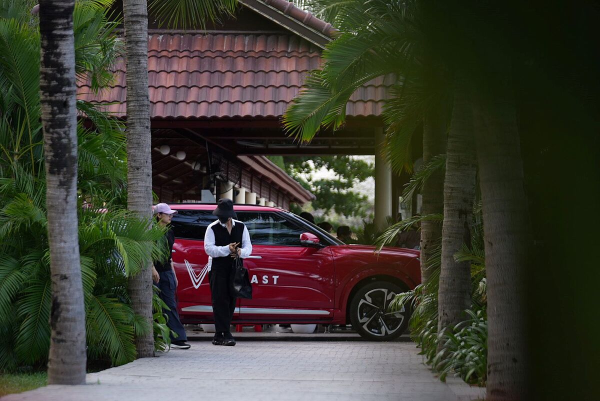 Sự đồng hành của những ngôi sao âm nhạc hàng đầu với “ngôi sao mới” VinFast VF 9 phần nào cho thấy xu hướng dịch chuyển từ xe động cơ đốt trong sang xe điện.