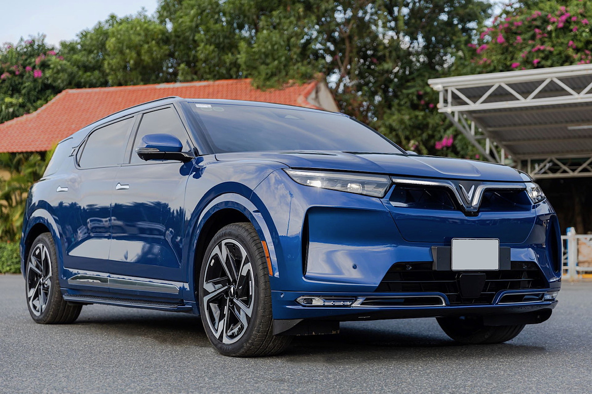 Charlie Puth chọn đưa đón bằng VinFast VF 9 cho thấy niềm tin của nam ca sĩ dành cho thương hiệu ô tô Việt Nam.