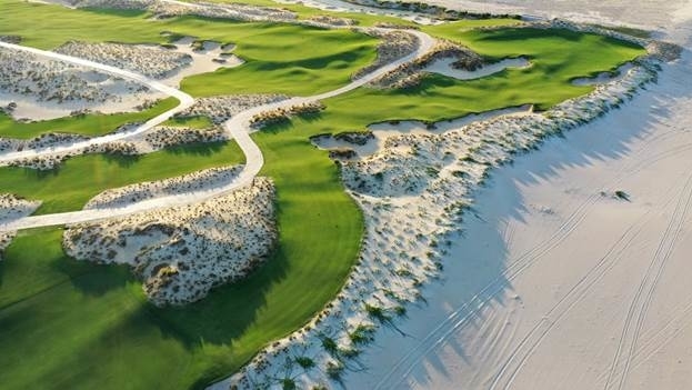 Hoiana Shores Golf Club là một trong những tiện ích giải trí ra mắt đầu tiên của khu phức hợp, khai trương từ tháng 3/2020. &lpar;Ảnh Hoiana&rpar;