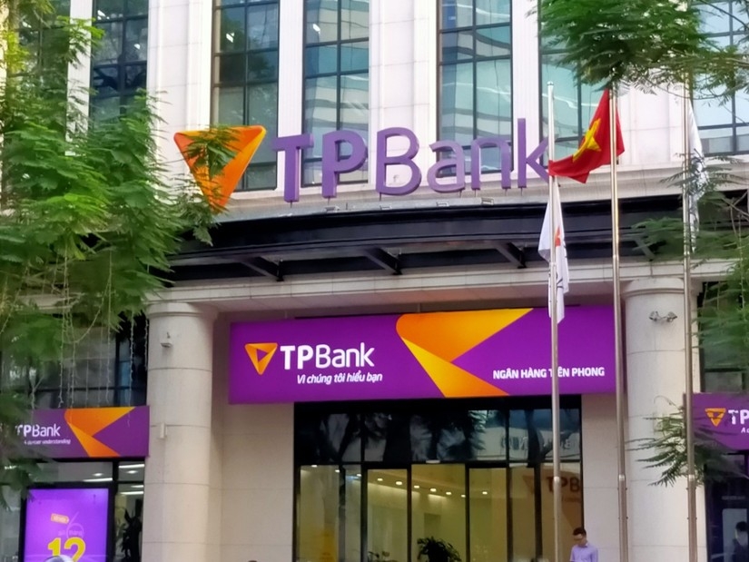 Mặc dù đã giảm dự phòng rủi ro 43% so với cùng kỳ, TPBank vẫn ghi nhận lợi nhuận trước thuế giảm 25% so với cùng kỳ, đạt 1.618 tỷ đồng.