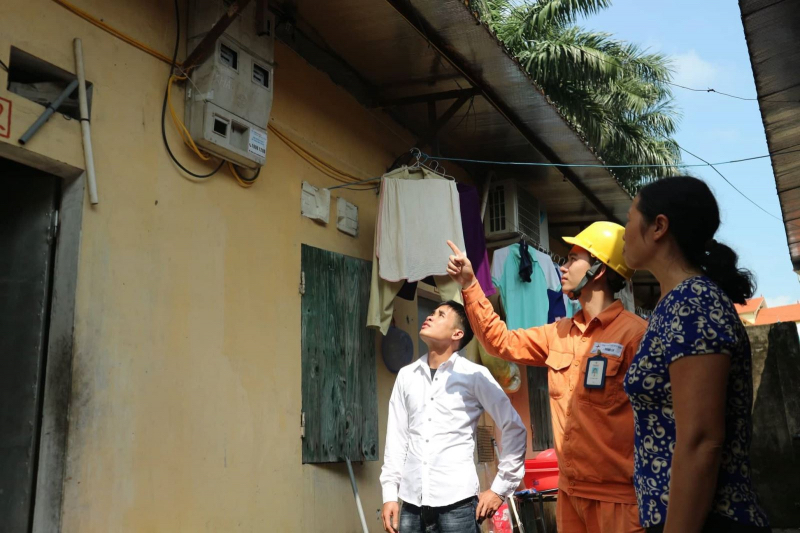 Bộ Công Thương về điều chỉnh giá điện 3 tháng/lần, trong trường hợp giá bán điện bình quân giảm từ 1% trở lên so với hiện hành, EVN phải có trách nhiệm giảm giá ở mức tương ứng.