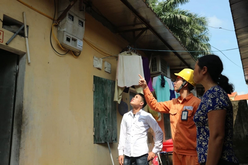 Bộ Công Thương về điều chỉnh giá điện 3 tháng/lần, trong trường hợp giá bán điện bình quân giảm từ 1% trở lên so với hiện hành, EVN phải có trách nhiệm giảm giá ở mức tương ứng.