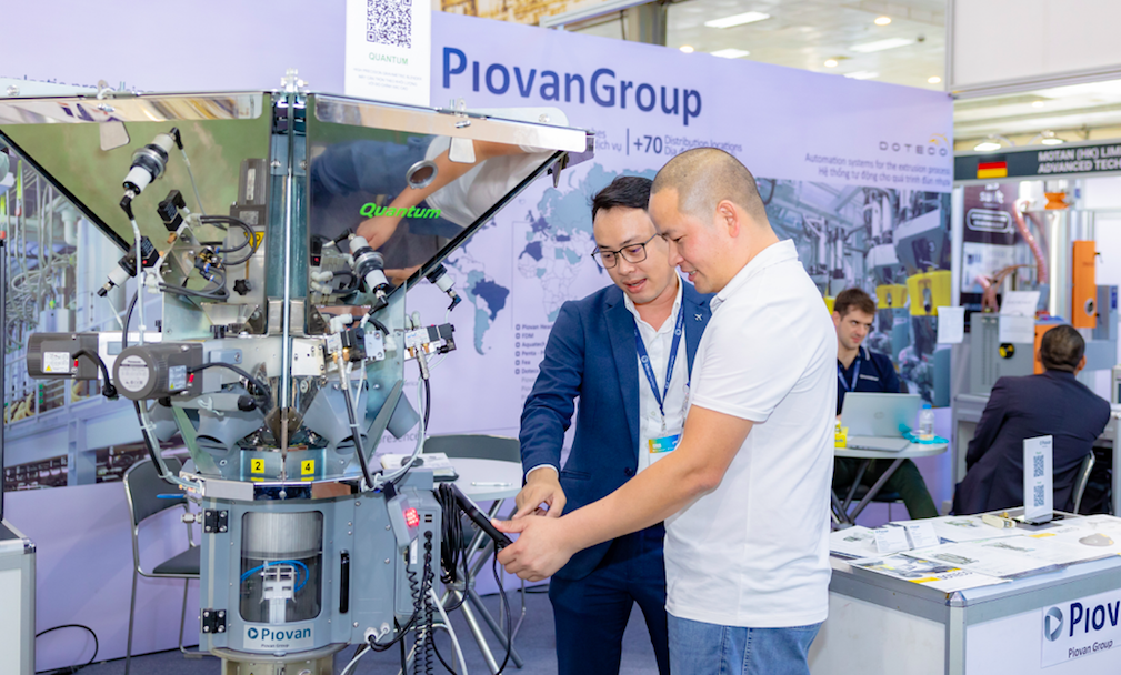 Nhiều doanh nghiệp đến từ các quốc gia phát triển Mỹ, Đức, Ý, Áo, Thụy Sĩ, Nhật Bản, Singapore... tham dự Plastics & Rubber Vietnam, Hanoi 2023.