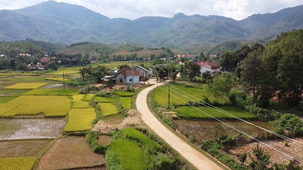 Nhờ bà con tín hữu Tin lành giúp nhau phát triển kinh tế nên bộ mặt nông thôn ở Đắk Pek ngày càng khởi sắc.