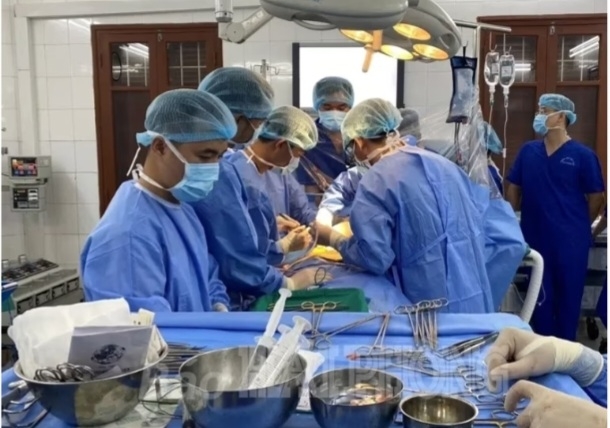 Ghép thận cho người nhận &lpar;Ảnh: Báo Hải Phòng&rpar;