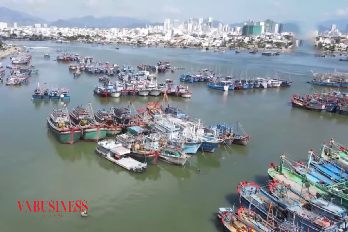 Cán cân thương mại hàng hóa ước tính xuất siêu 15,23 tỷ USD.